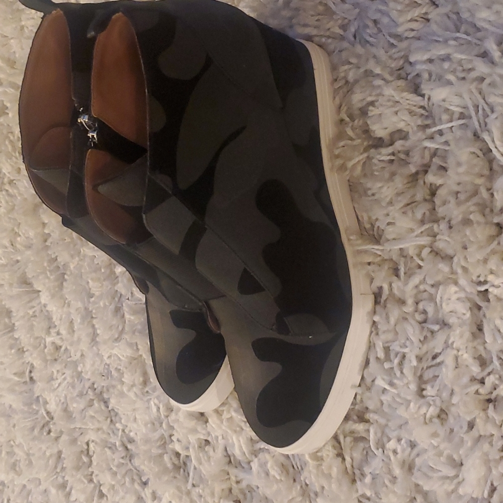 Linea Paolo Felicia Wedge